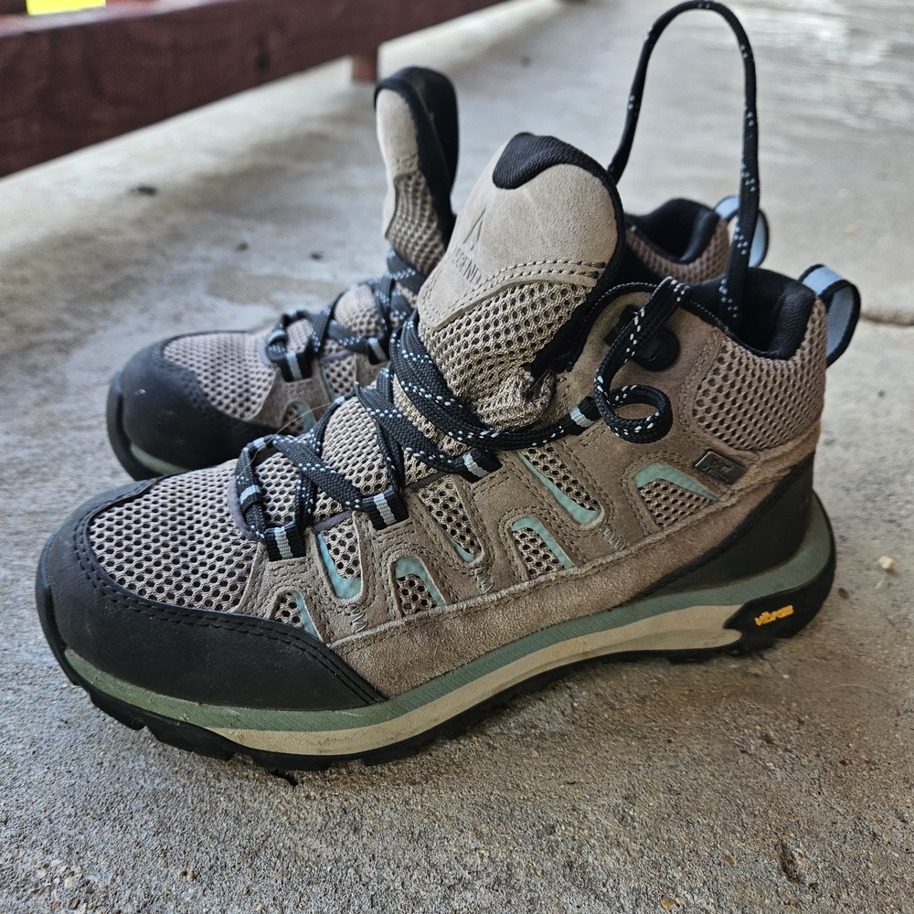 Ascend Women's Lace-Up Hiking Boots in Gray and Teal